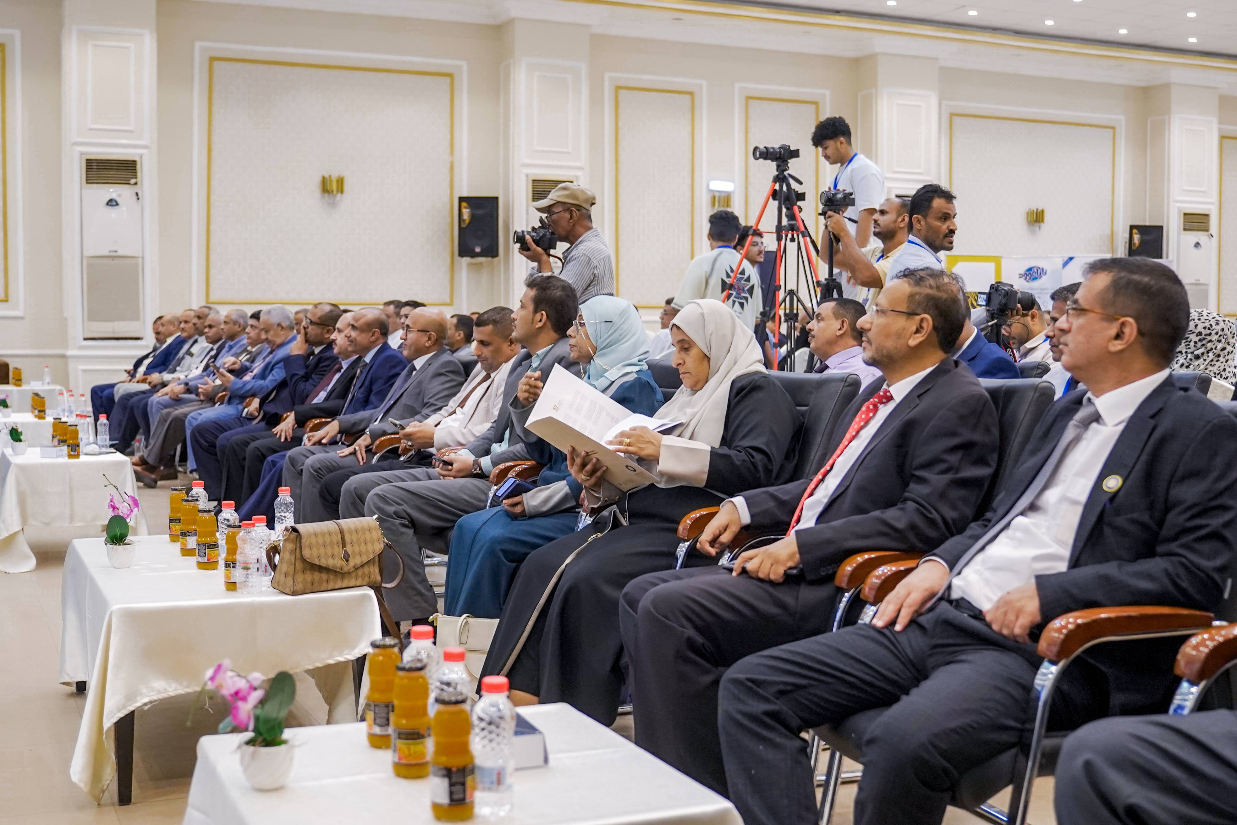 مشاركة ورعاية الحياة للتأمين الصحي للملتقى الثاني للموارد البشرية والتدريب - عدن - الحياة للتأمين الصحي