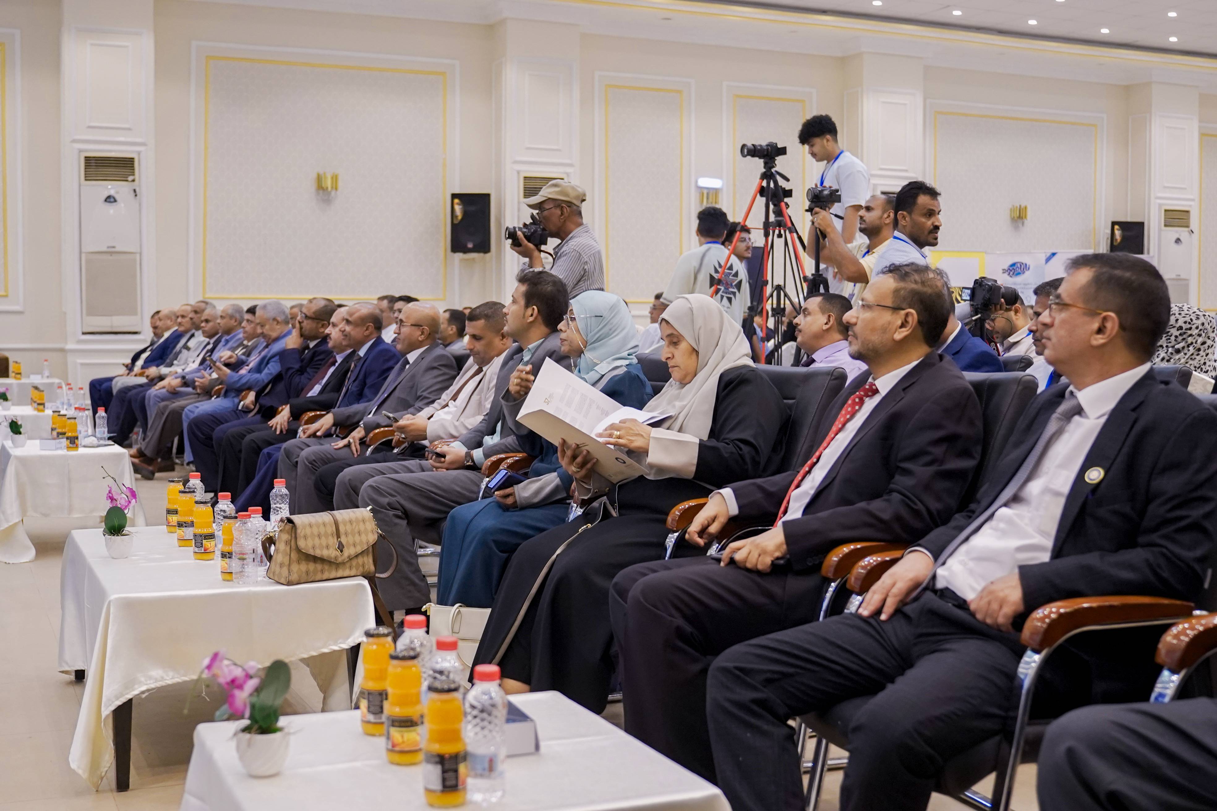 مشاركة ورعاية الحياة للتأمين الصحي للملتقى الثاني للموارد البشرية والتدريب - عدن - الحياة للتأمين الصحي