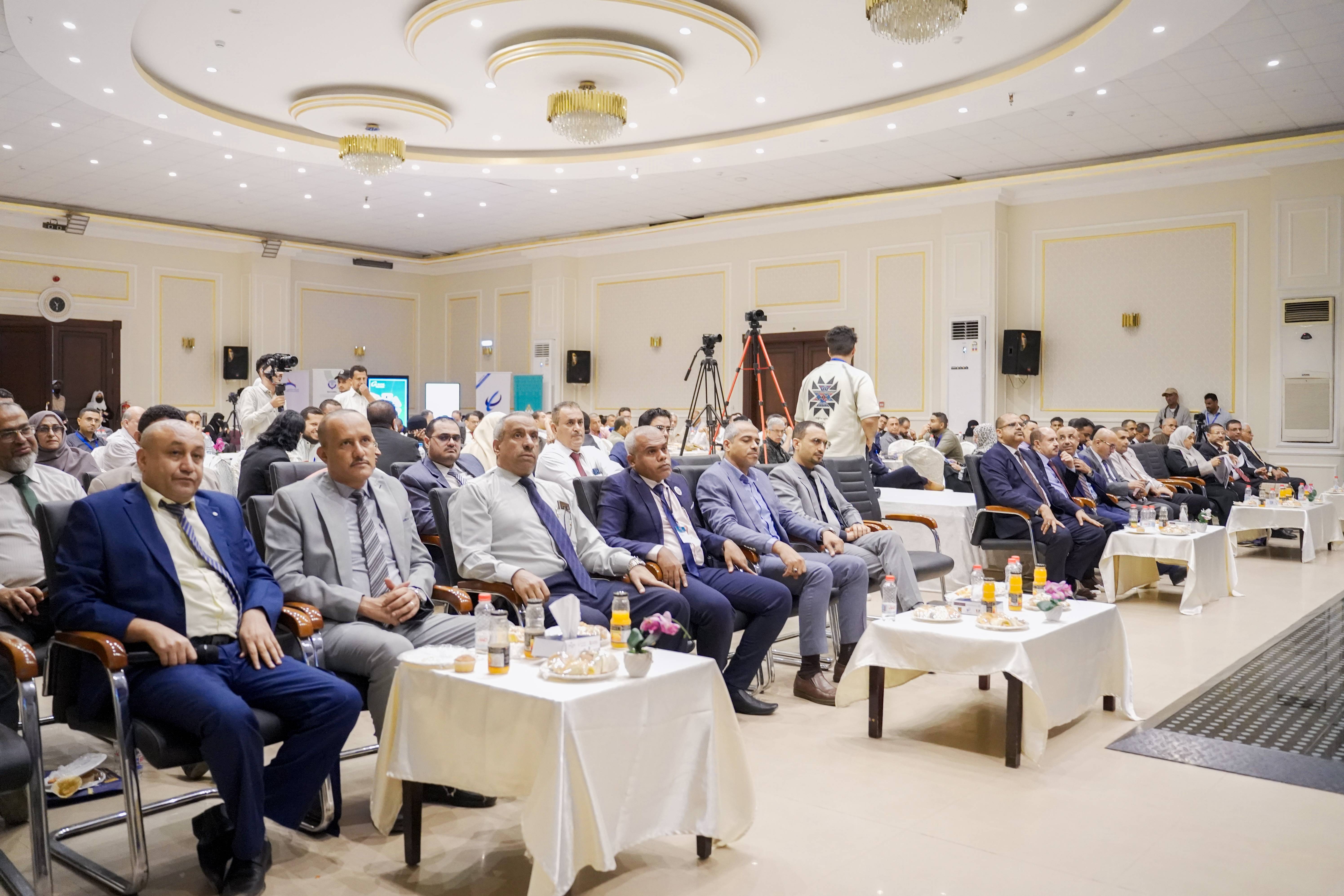 مشاركة ورعاية الحياة للتأمين الصحي للملتقى الثاني للموارد البشرية والتدريب - عدن - الحياة للتأمين الصحي